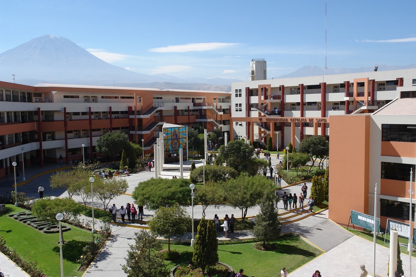 Concytec transfiere más de S/ 2 millones a Universidad Católica Santa